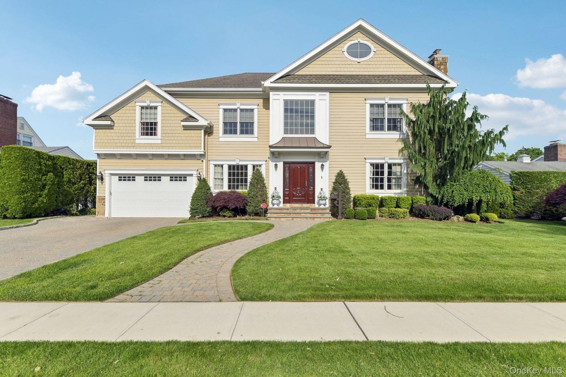 House in Garden City, New York, United States 1 - 18151017