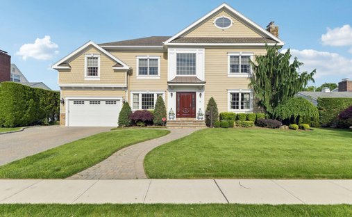House in Garden City, New York, United States 1