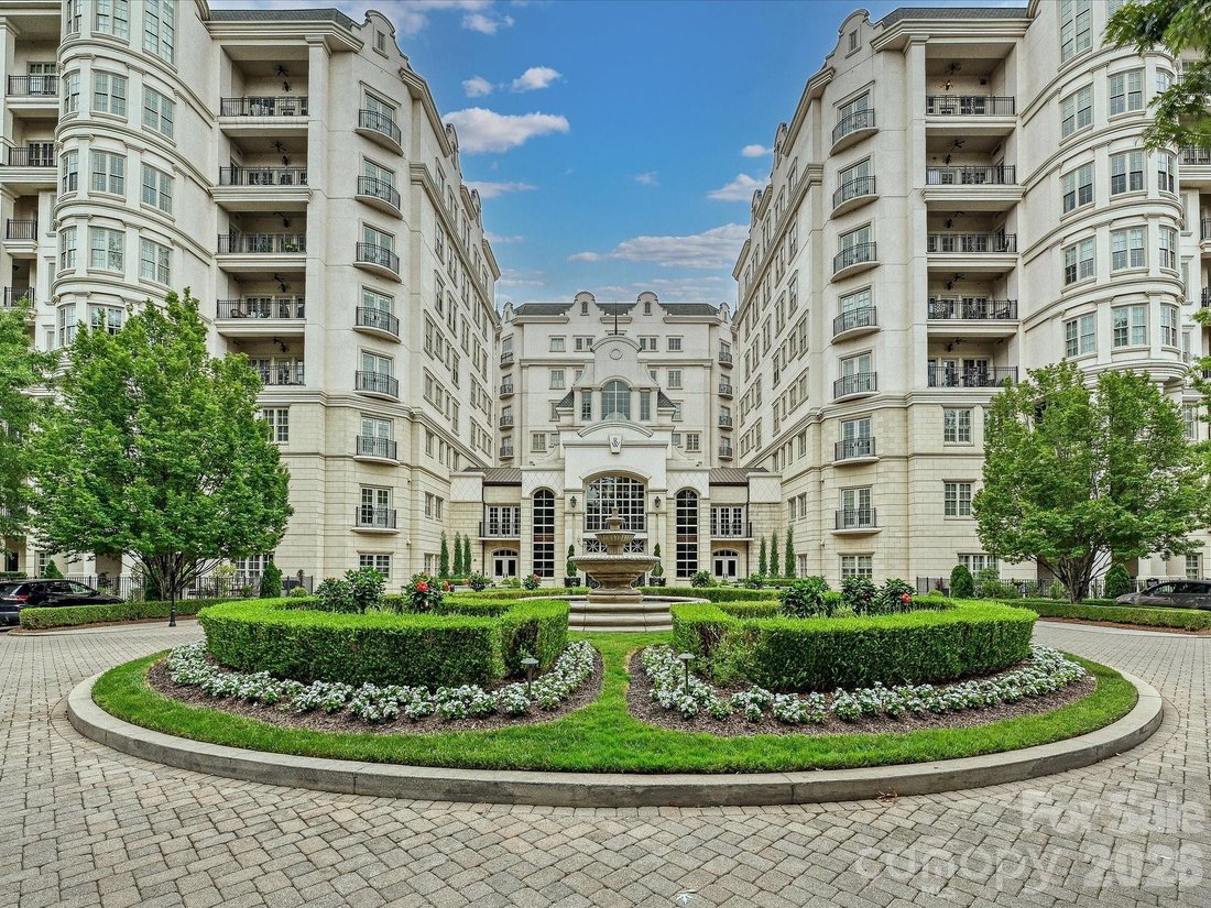 Condo in Charlotte, North Carolina, United States 1 - 18146005