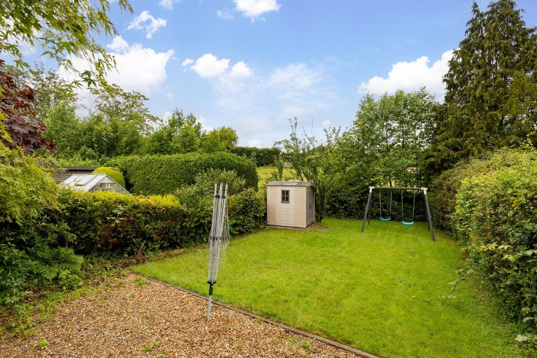 House in East Grinstead, England 2 - 18146647