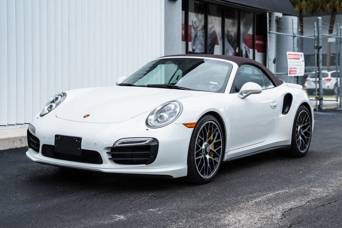 Cabriolet in Boynton Beach, FL, United States 3 - 18150846