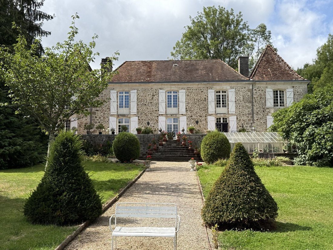 Villa in Nontron, Nouvelle-Aquitaine, France 1 - 18150521