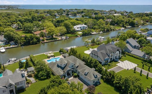 House in Islip, New York, United States 1