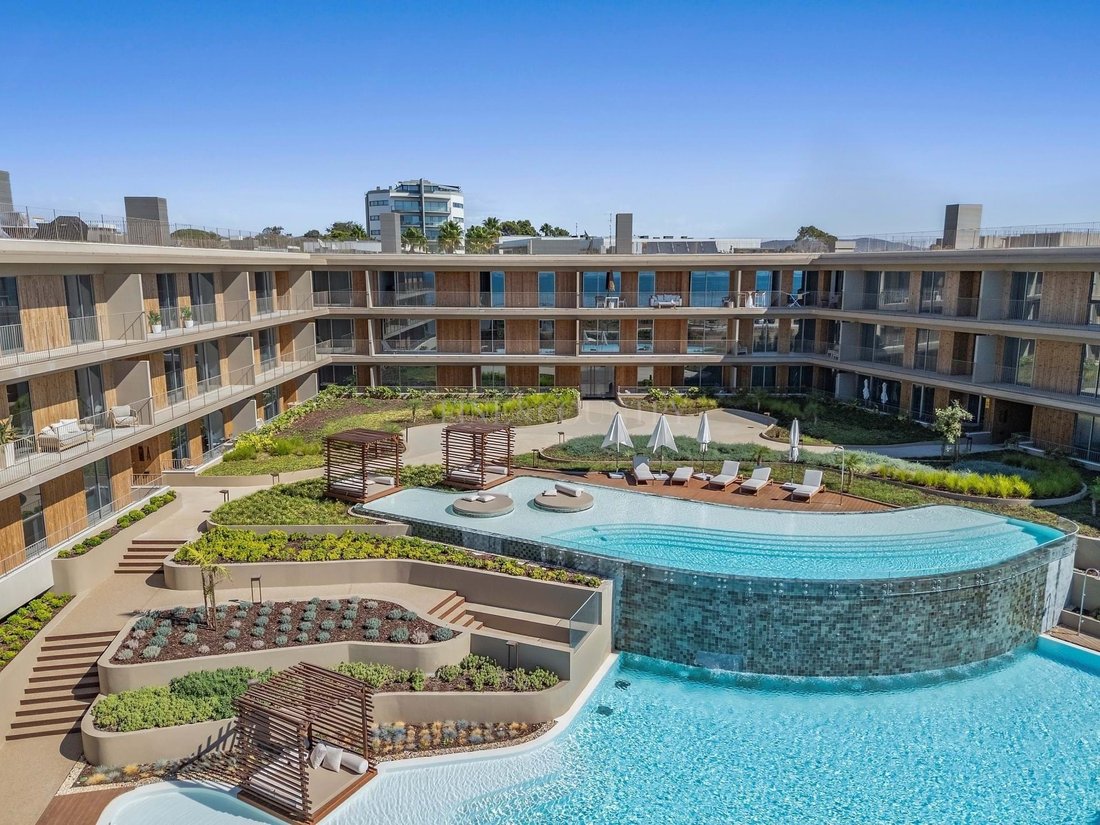 Apartment in Quarteira, Algarve, Portugal 1 - 18147431