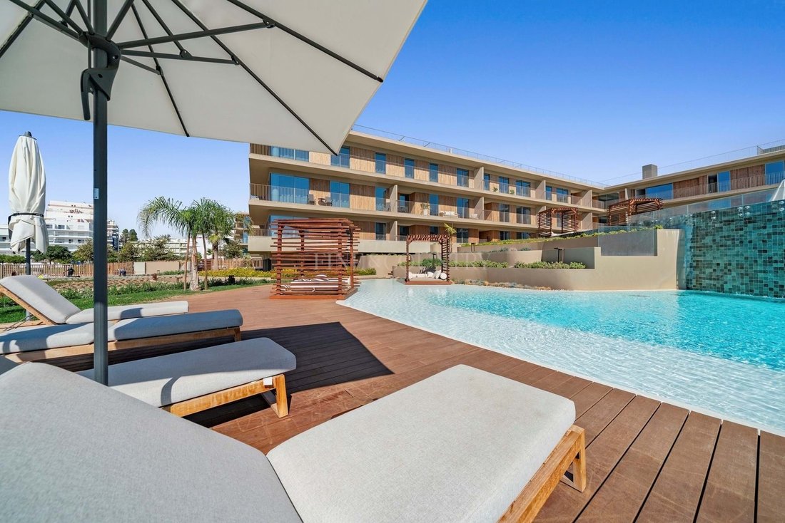 Apartment in Quarteira, Algarve, Portugal 2 - 18147431