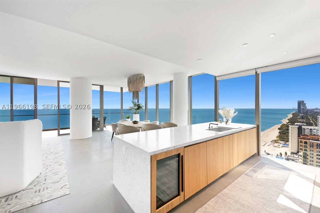 Condo in Hallandale Beach, Florida, United States 1 - 17278310