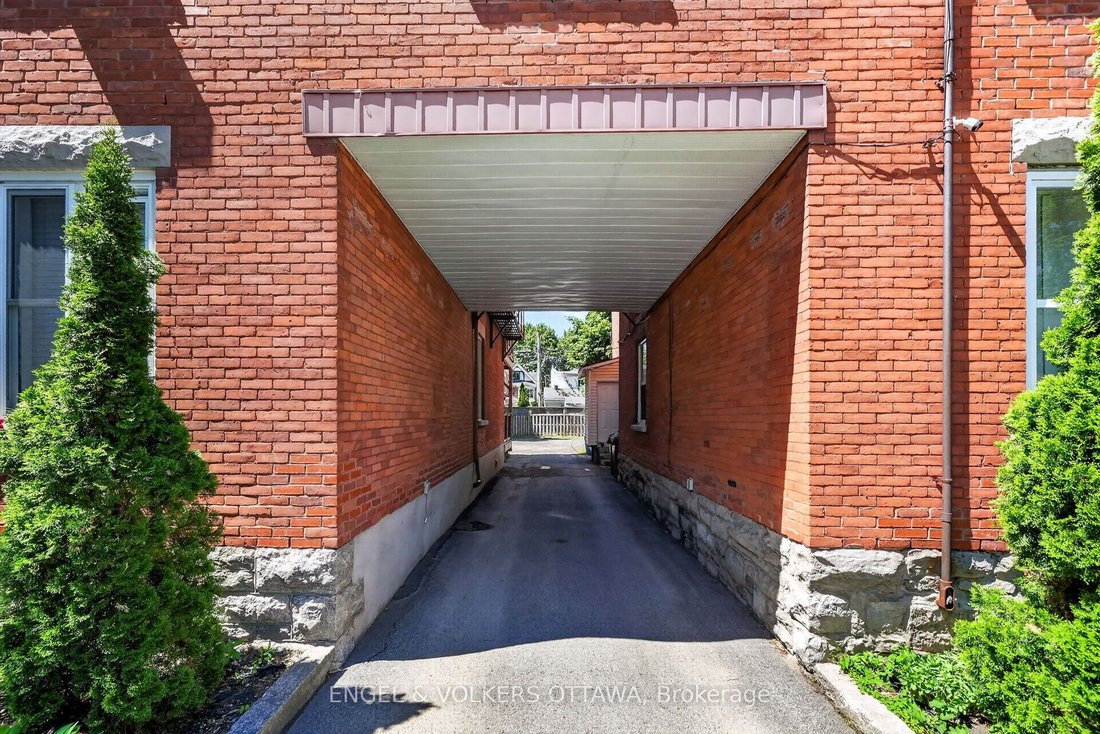 Ottawa, Ontario, Canada 3 - 17446908