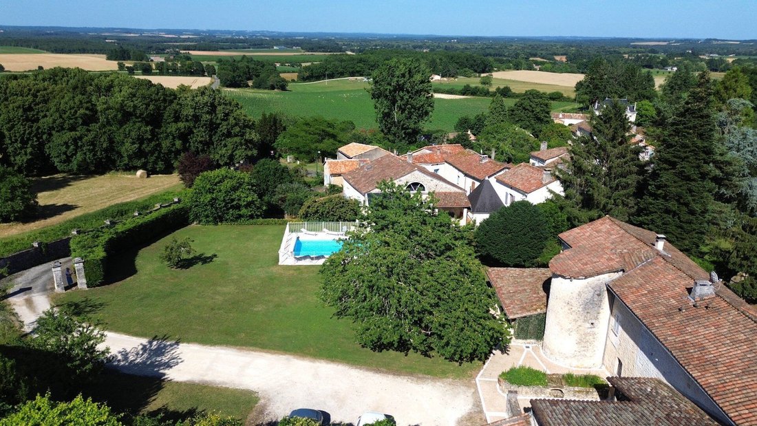 Villa in Charras, Nouvelle-Aquitaine, France 1 - 18150498