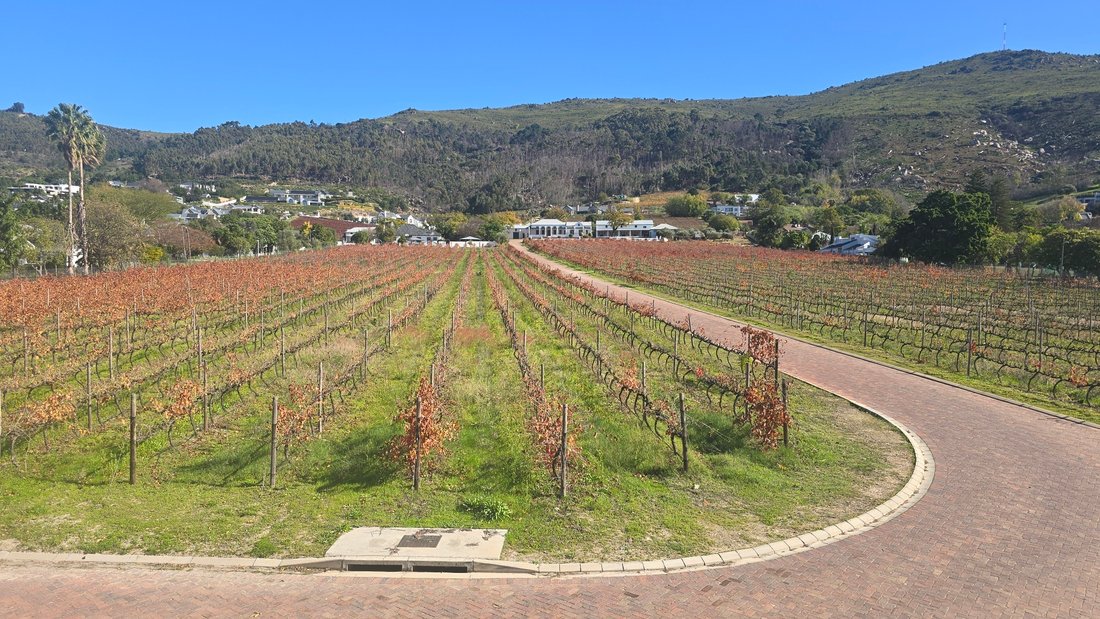 House in Paarl, Groenvlei, Western Cape 1 - 18151129