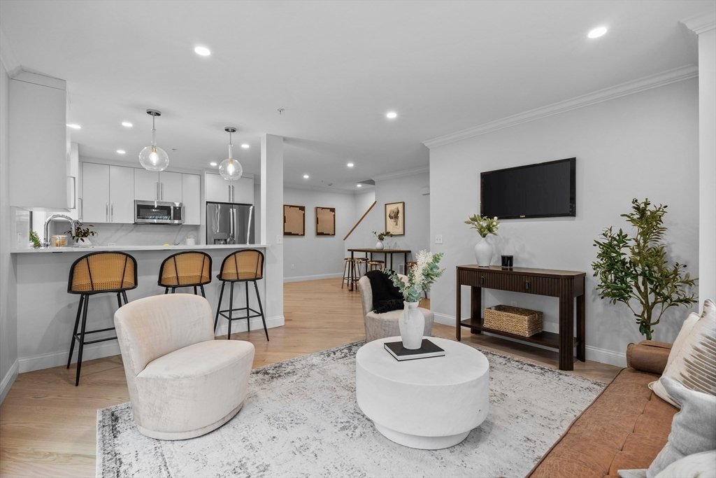 Condo in Watertown, Massachusetts, United States 3 - 18145713