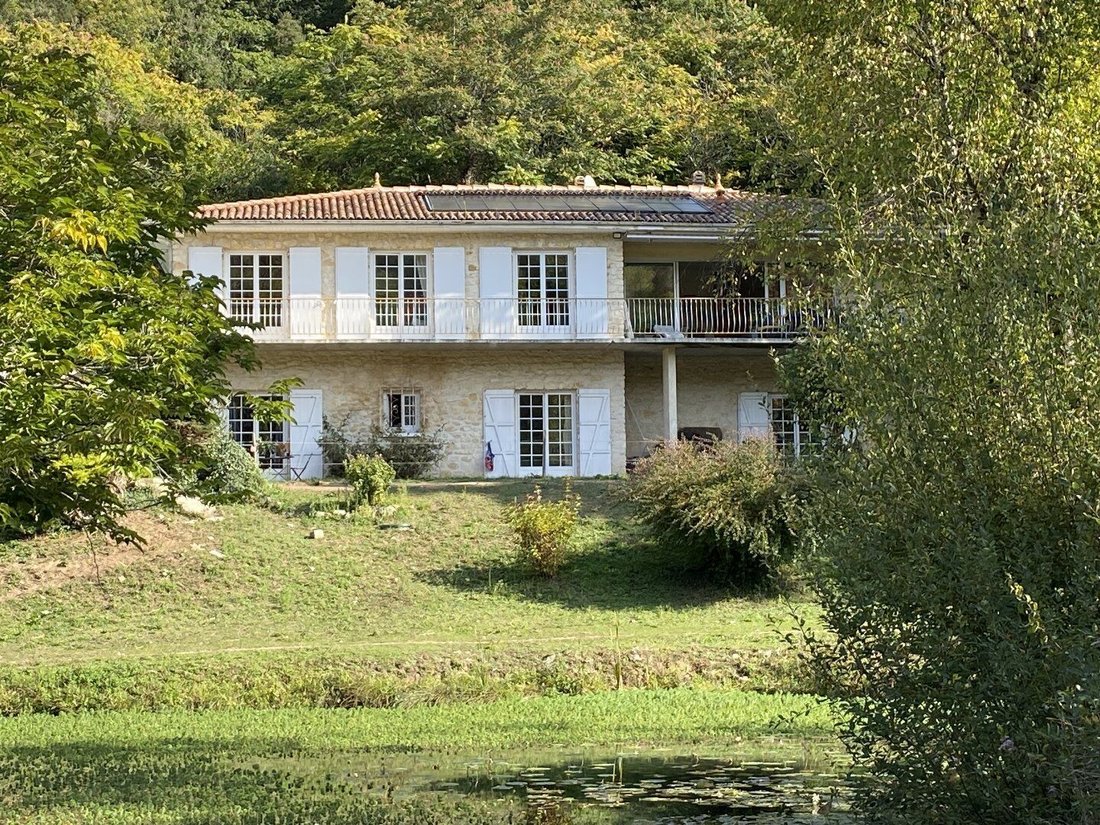 Villa in Saint Ausone-Saint Martin-Saint Gelais, Angoulême, France 1 - 18150490