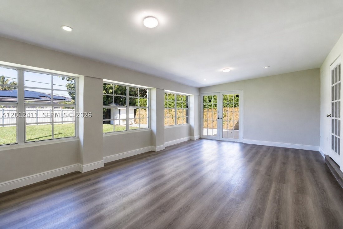 House in Hialeah, Florida, United States 2 - 17841517