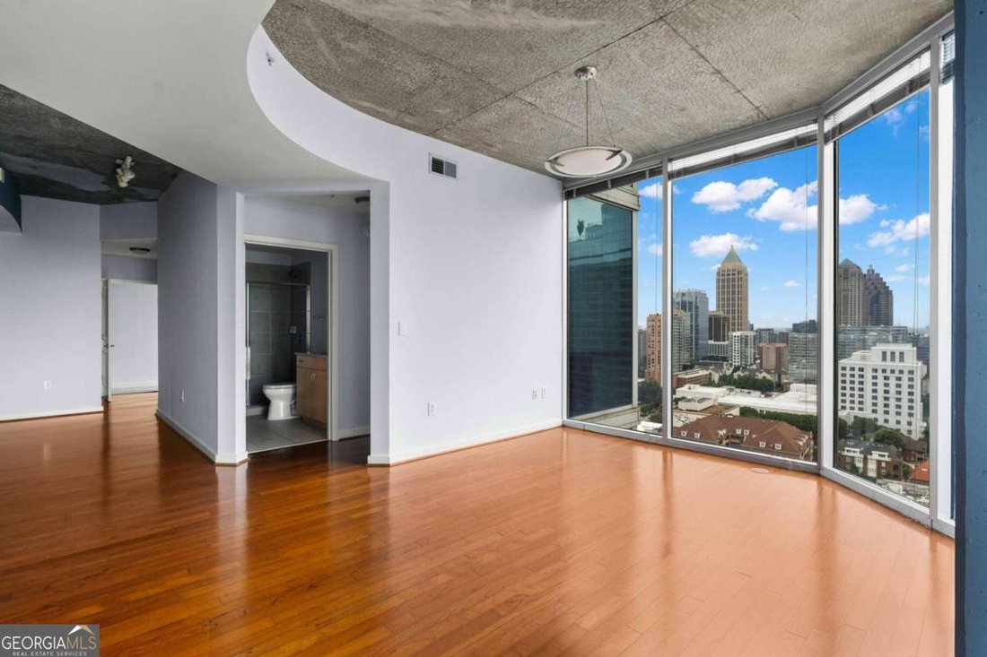 Condo in Atlanta, Georgia, United States 4 - 18145633