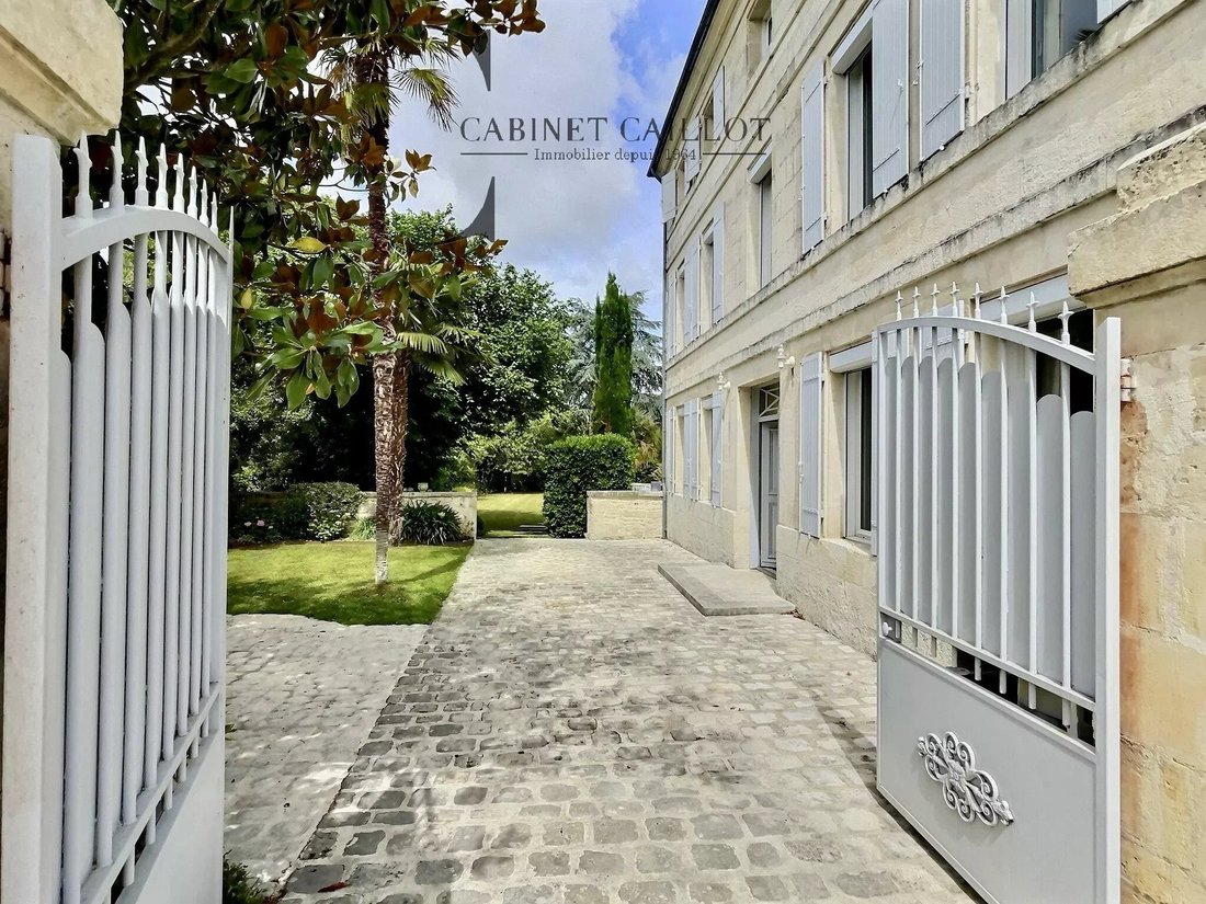 House in Geoffroy Martel, Saintes, France 1 - 18146360