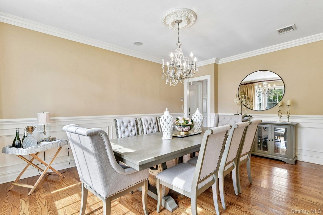 House in Garden City, New York, United States 5 - 18151017