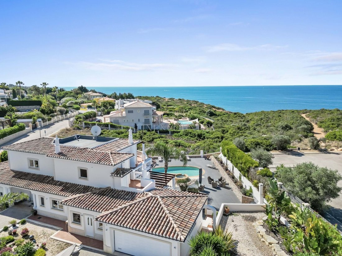 House in Carvoeiro, Algarve, Portugal 2 - 15837002