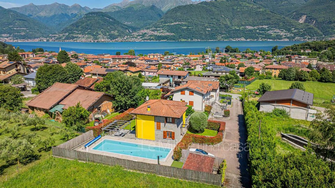 Villa in Colico Piano, Lombardy, Italy 2 - 17995064