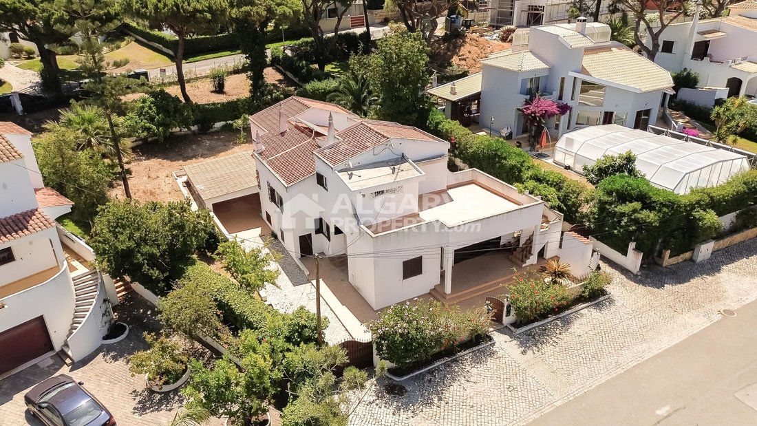Villa in Vilamoura, Quarteira, Algarve 1 - 18147120