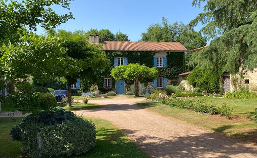 Villa in Busserolles, Nouvelle-Aquitaine, France 1