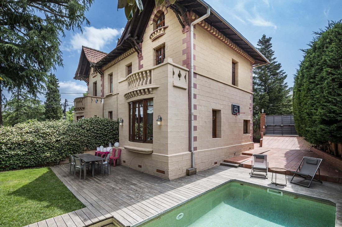 Villa in Sant Cugat del Valles, Catalonia, Spain 1 - 18146279