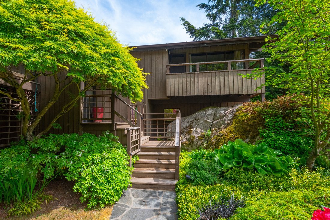 House in West Vancouver, British Columbia, Canada 3 - 18150239