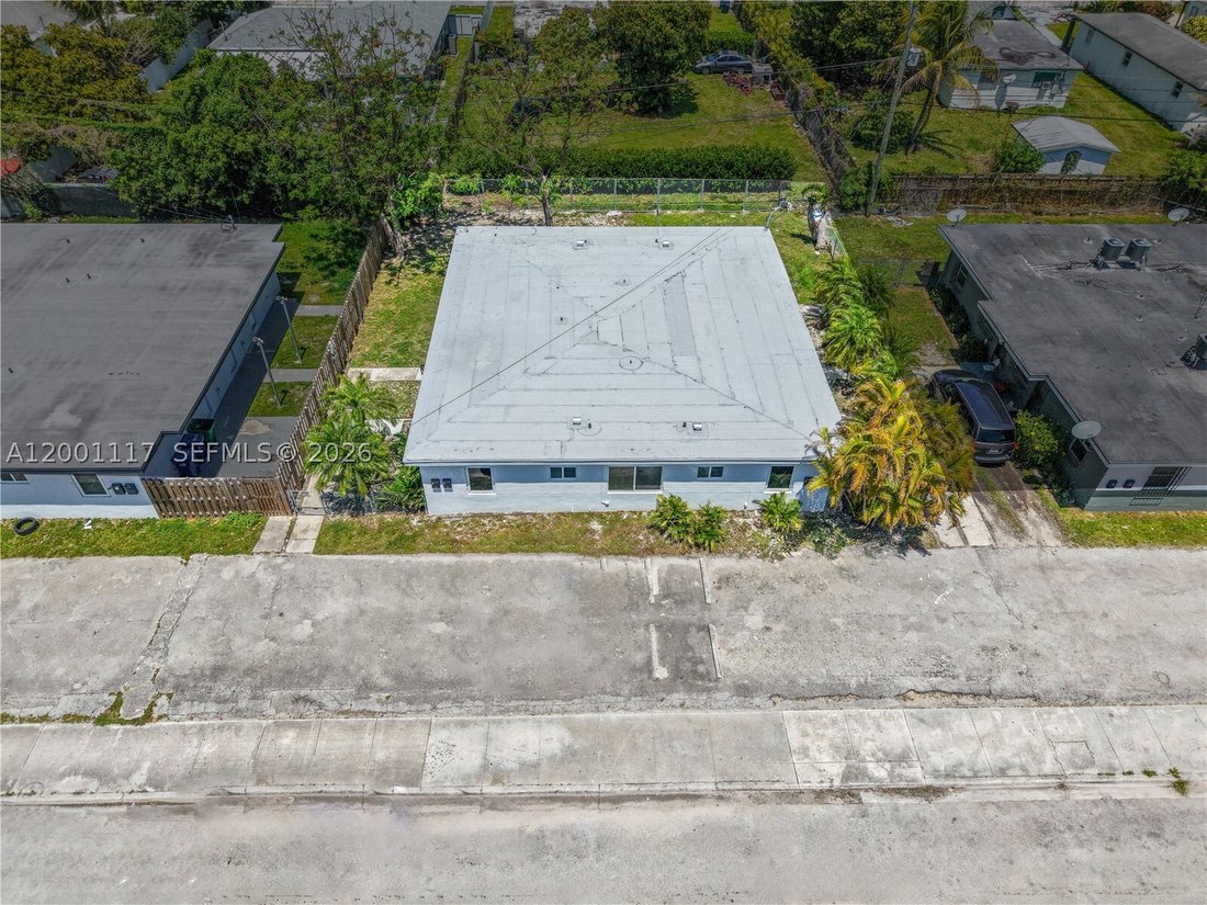 Miami, Florida, United States 4 - 17692699