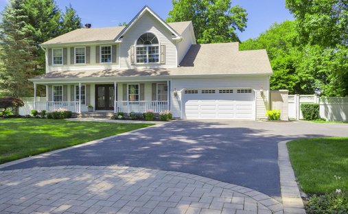 House in Nesconset, New York, United States 1