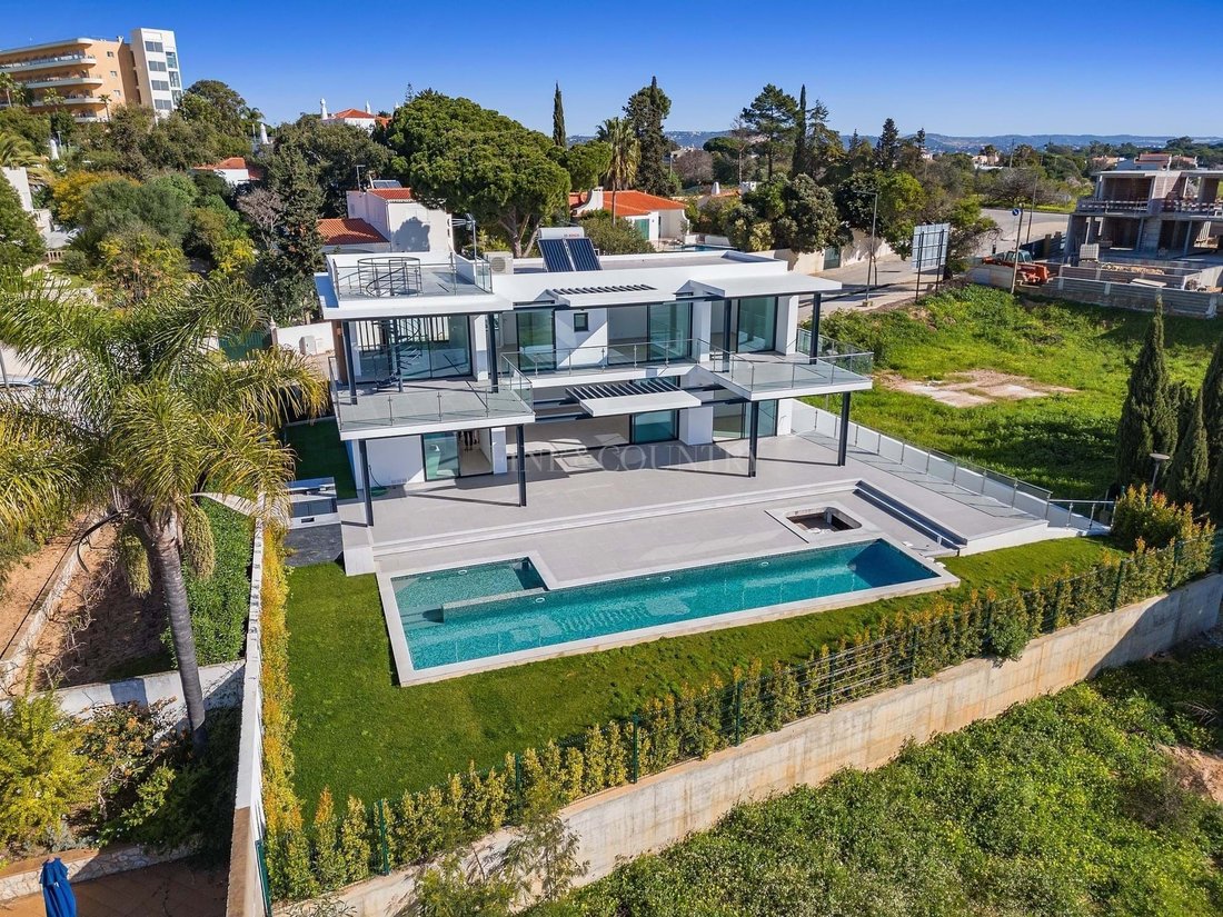 Villa in Olhos de Agua, Algarve, Portugal 1 - 15836965