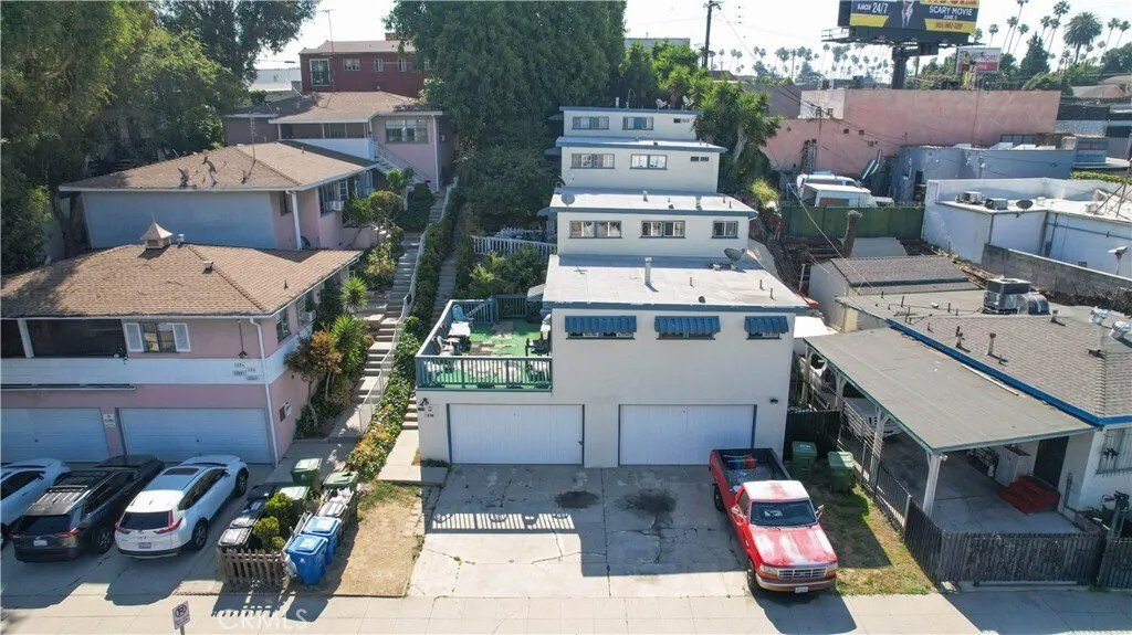 Los Angeles, California, United States 5 - 18148337