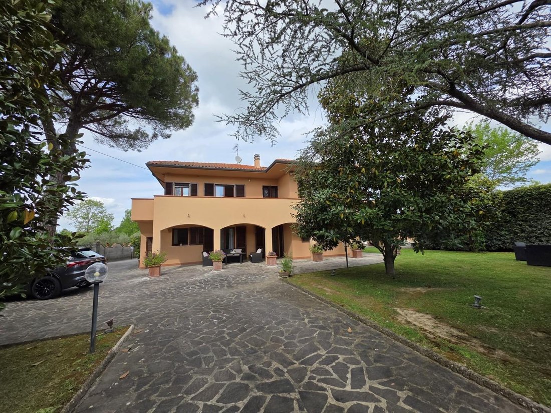 Villa in Crespina, Tuscany, Italy 2 - 18150296