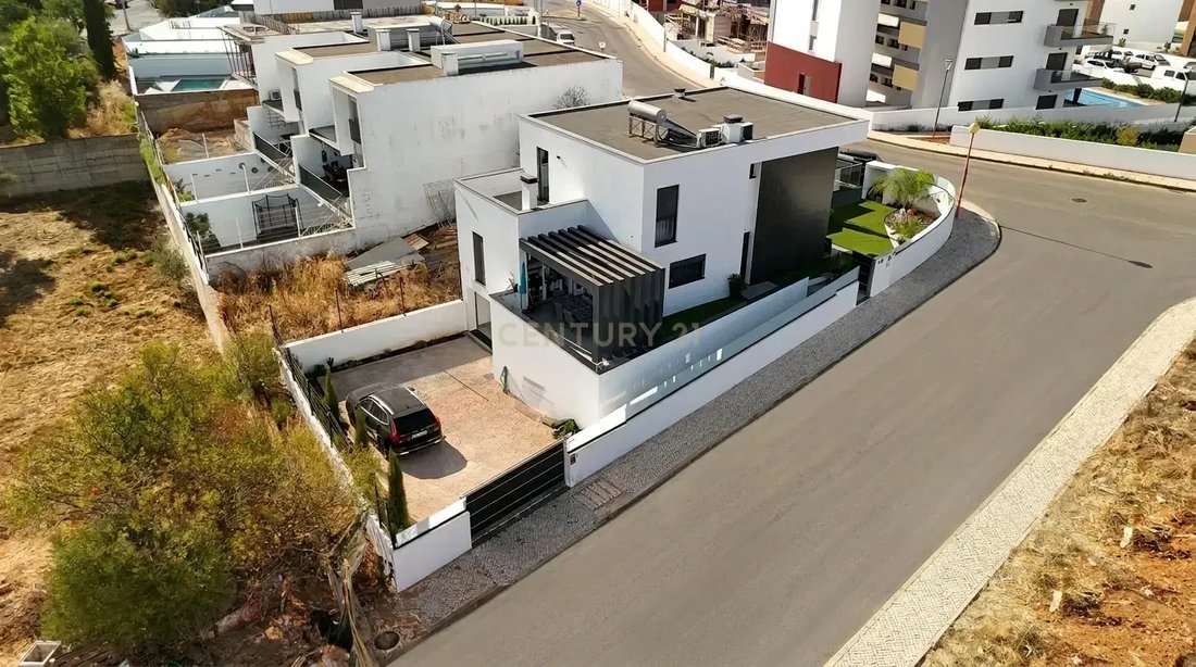 Villa in Alvor, Algarve, Portugal 1 - 16107089