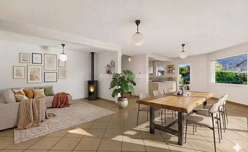 Haus in Brison-Saint-Innocent, Auvergne-Rhone-Alpen, Frankreich 1