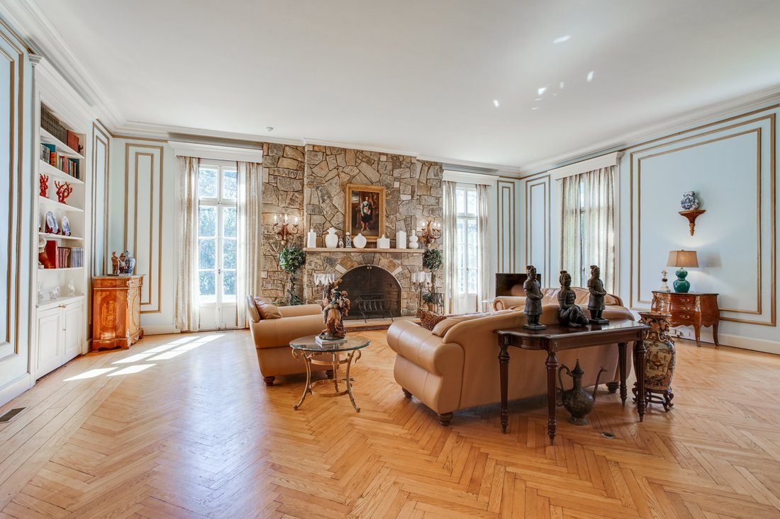 House in Saint James, New York, United States 3 - 18146131