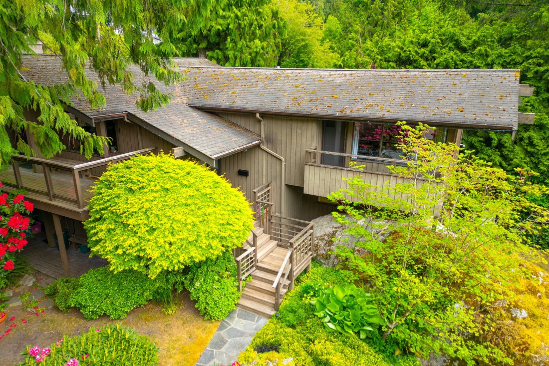 House in West Vancouver, British Columbia, Canada 1 - 18150239