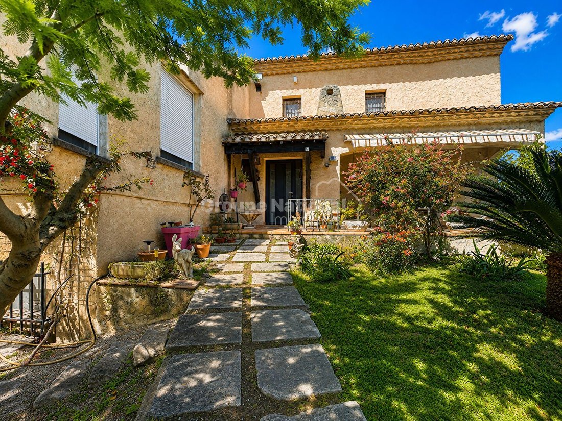 House in La Plaine, Beaucaire, France 1 - 18146172