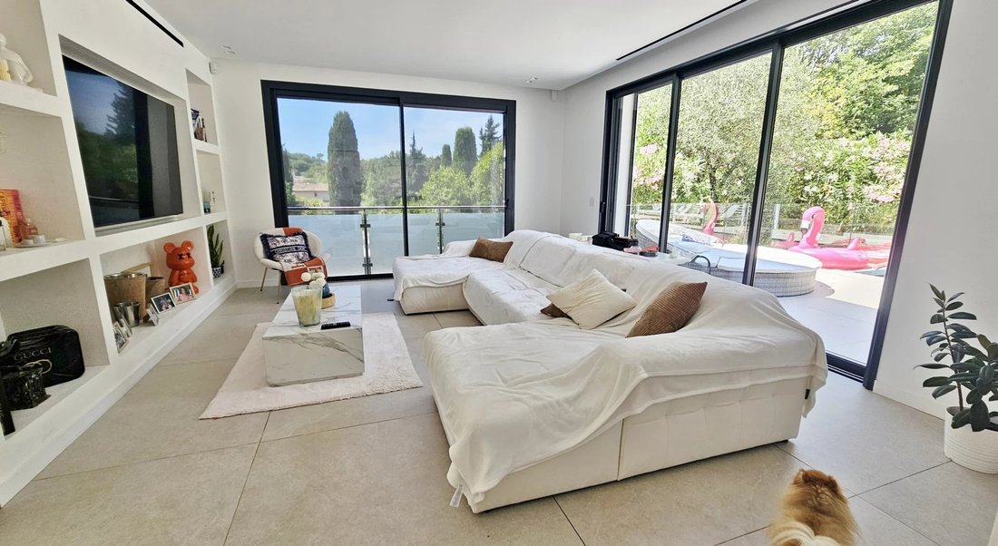 Villa in Châteauneuf-Grasse, Provence-Alpes-Côte d'Azur, France 4 - 18071433