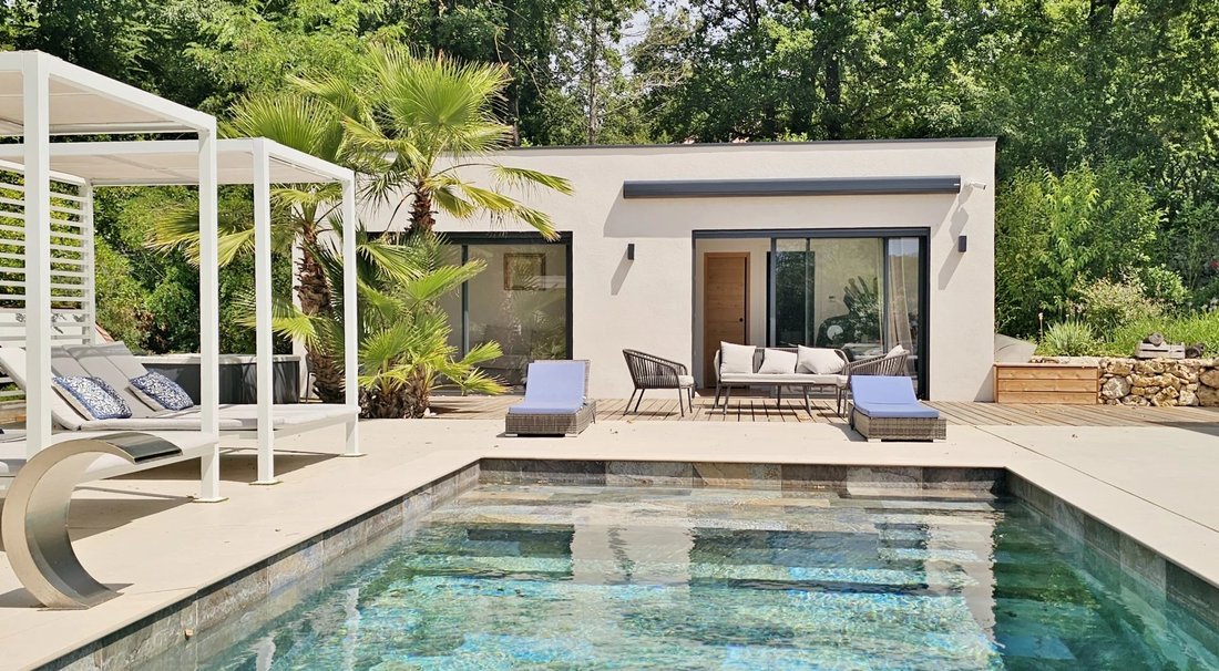 Villa in Châteauneuf-Grasse, Provence-Alpes-Côte d'Azur, France 1 - 18071433