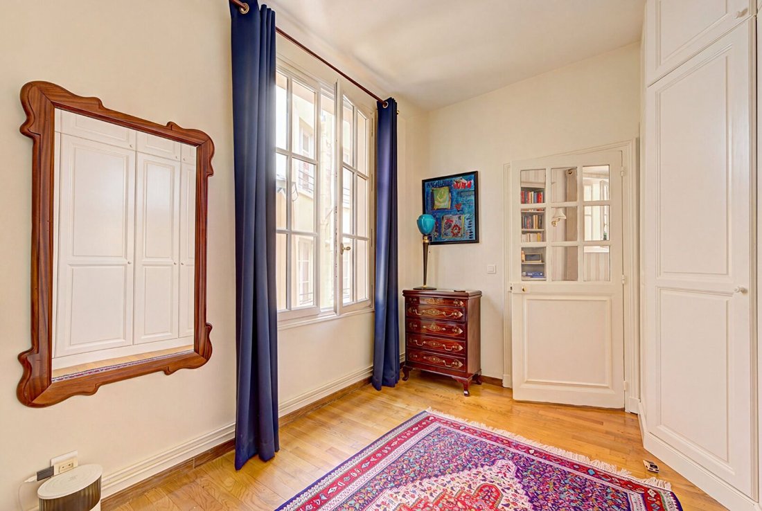 Apartment in Domaine National du Château, Versailles, France 5 - 18146215