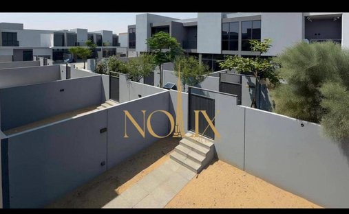 Townhouse in Al Ruwaidat Suburb, Sharjah Emirate, United Arab Emirates 1