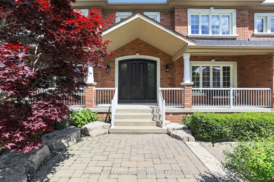 House in Aurora, Ontario, Canada 3 - 18149718