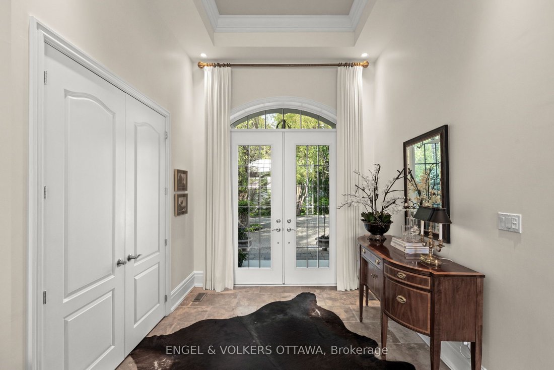 House in Ottawa, Ontario, Canada 3 - 18149652