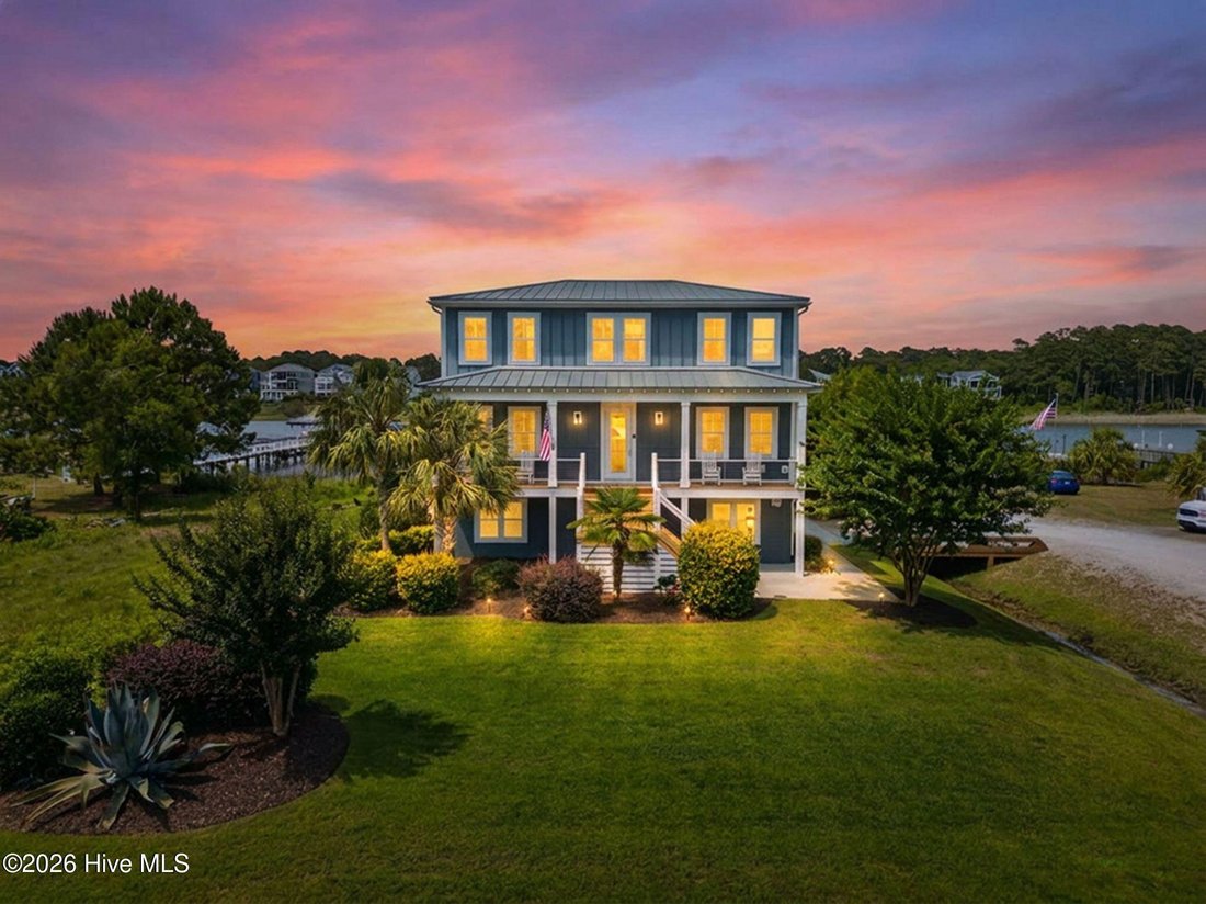 House in Oak Island, North Carolina, United States 1 - 18145089