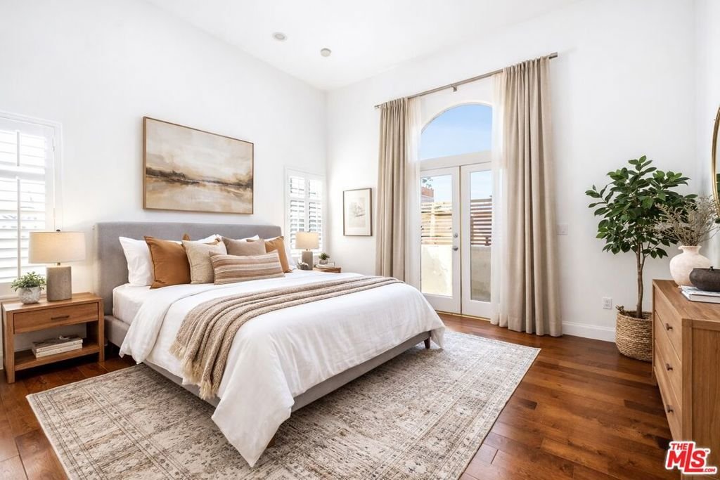 Condo in Los Angeles, California, United States 3 - 18147853