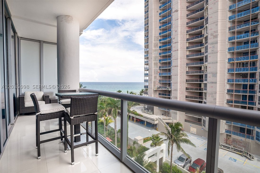 Condo in Miami Beach, Florida, United States 3 - 18145513