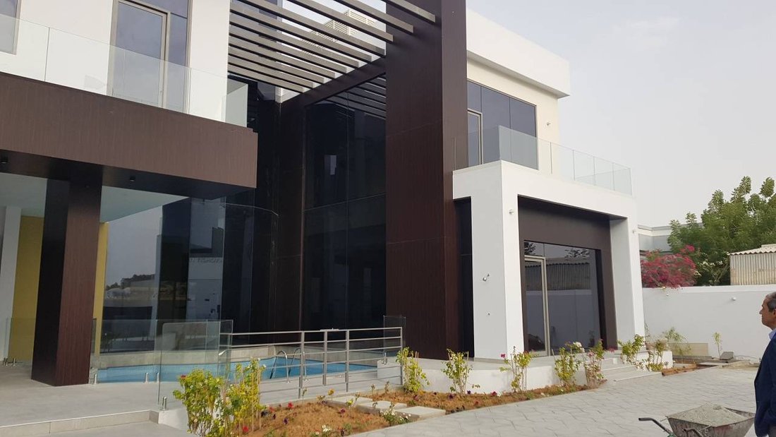 Villa in Umm Al Sheif, Dubai, United Arab Emirates 2 - 18145562