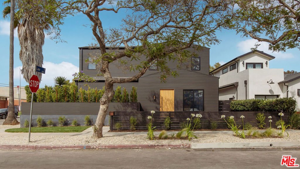 House in Los Angeles, California, United States 3 - 18147879