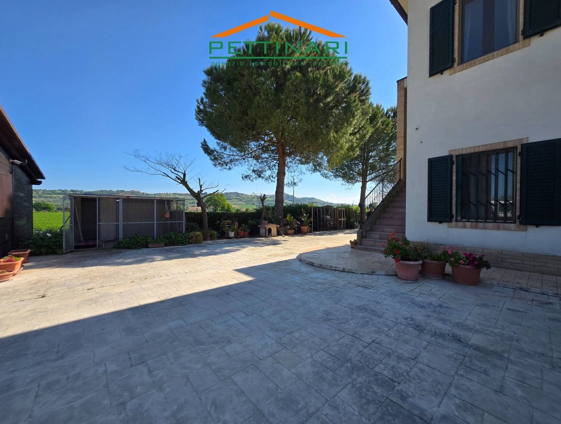 Villa in Potenza Picena, Marche, Italy 4 - 18150949