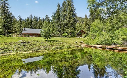 House in Mazama, Washington, United States 1