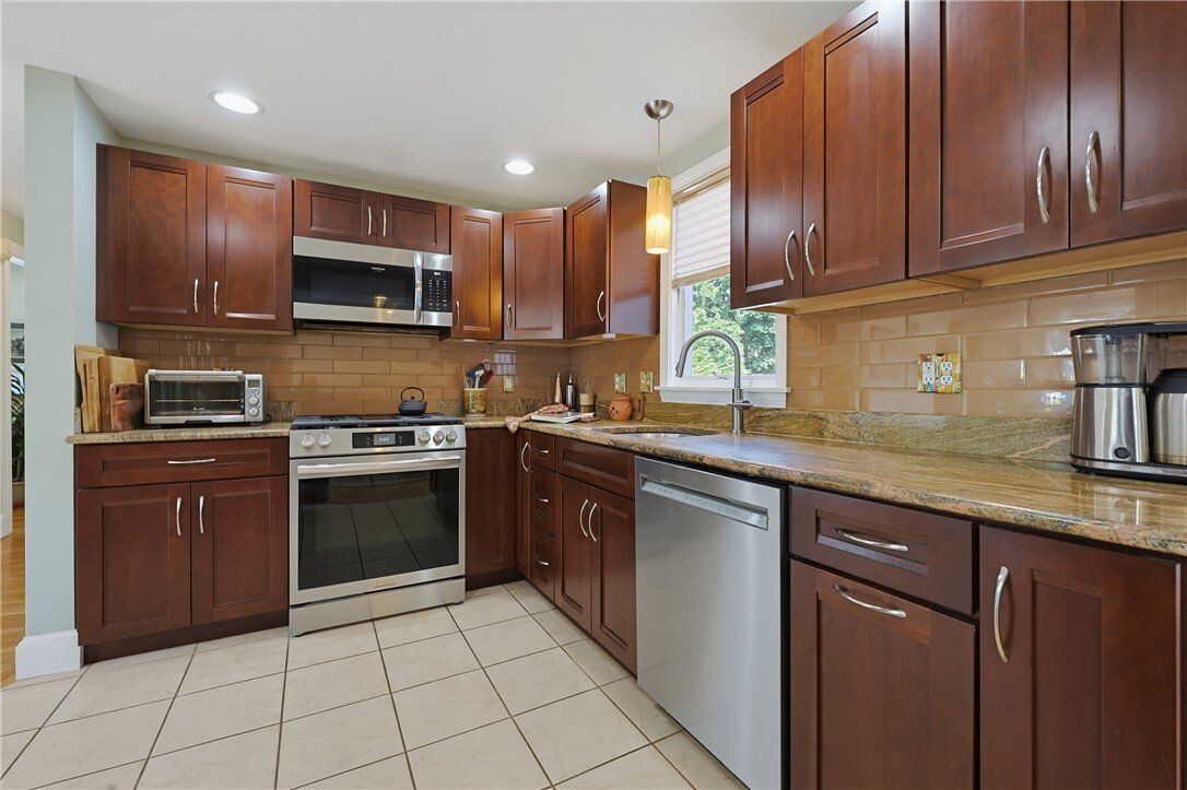 House in East Providence, Rhode Island, United States 3 - 18147895