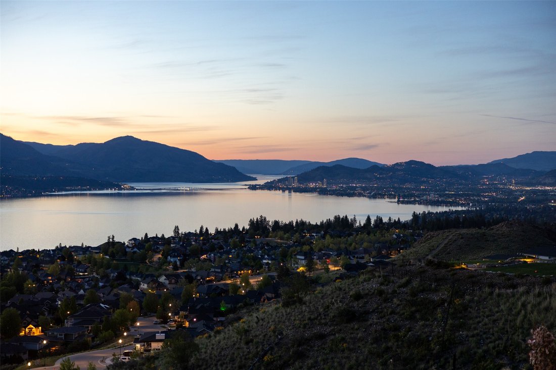House in Kelowna, British Columbia, Canada 4 - 18149790